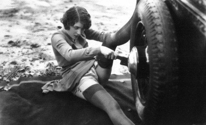 Studio Ostra's Woman and Car